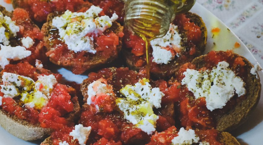 chania-cooking-dakos