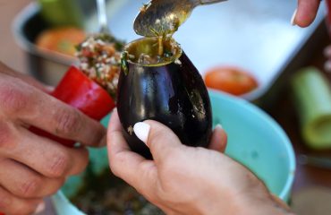 chania-cooking-making-gemista-