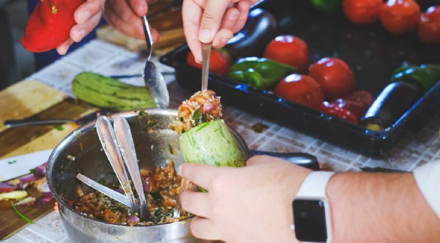 chania-cooking-making-gemista